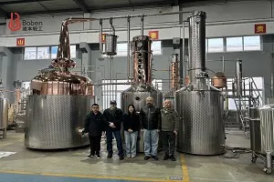 Успешна инспекция на 5000L дестилерия от американски клиент в Boben